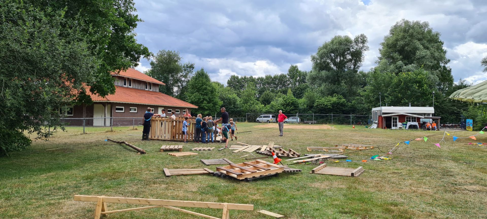 Eerste dag Houtstad Delden van start met ruim 80 Deldense kids