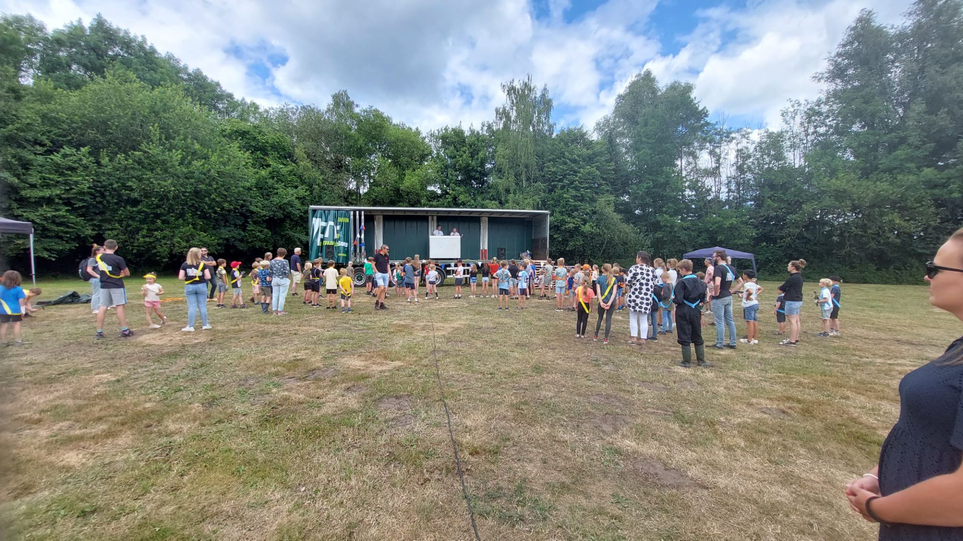 Eerste dag Houtstad Delden van start met ruim 80 Deldense kids