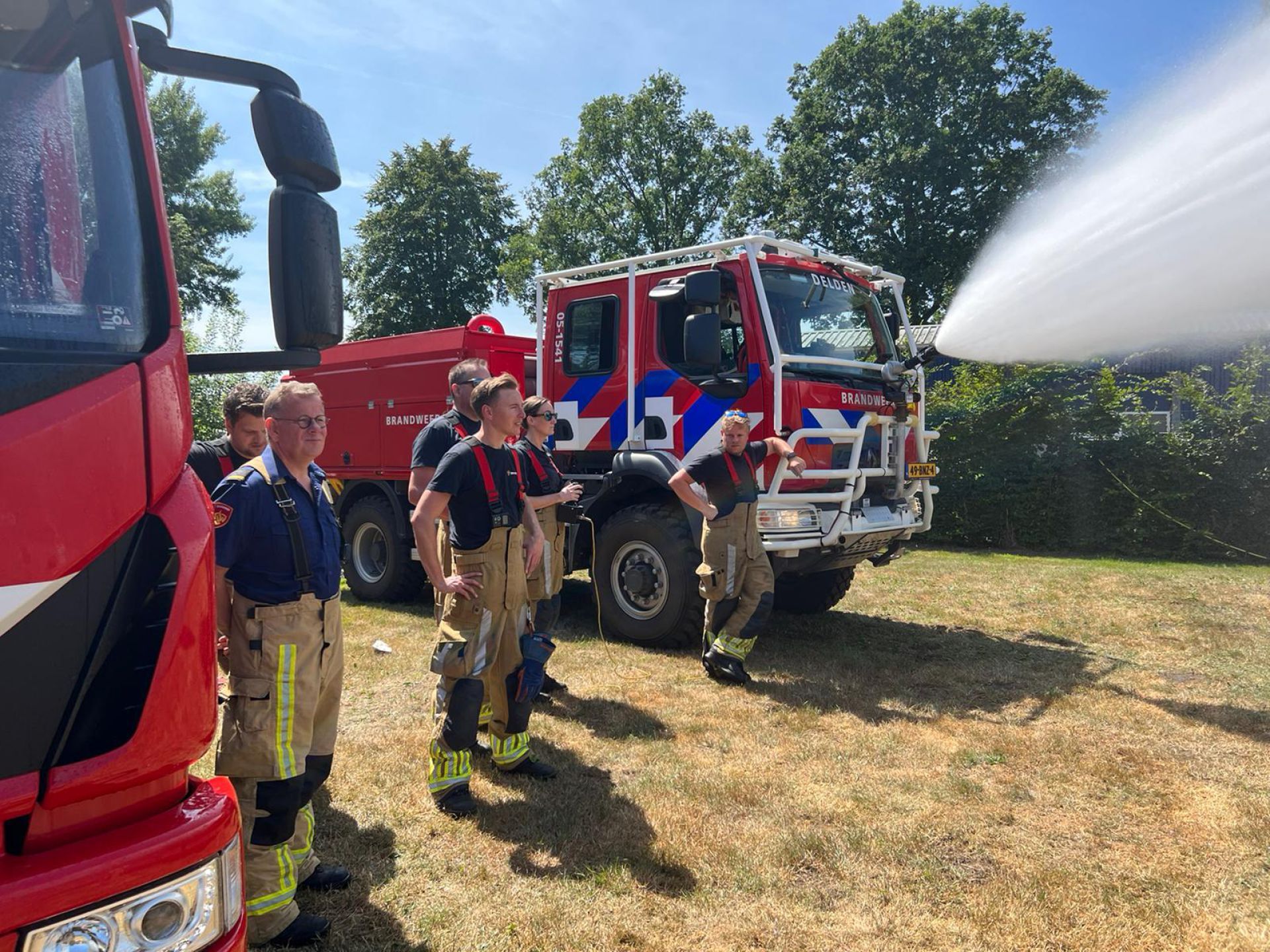 Video: Dag 3 Houtstad Delden: Fraaie hutten en verkoelende brandweerspuit