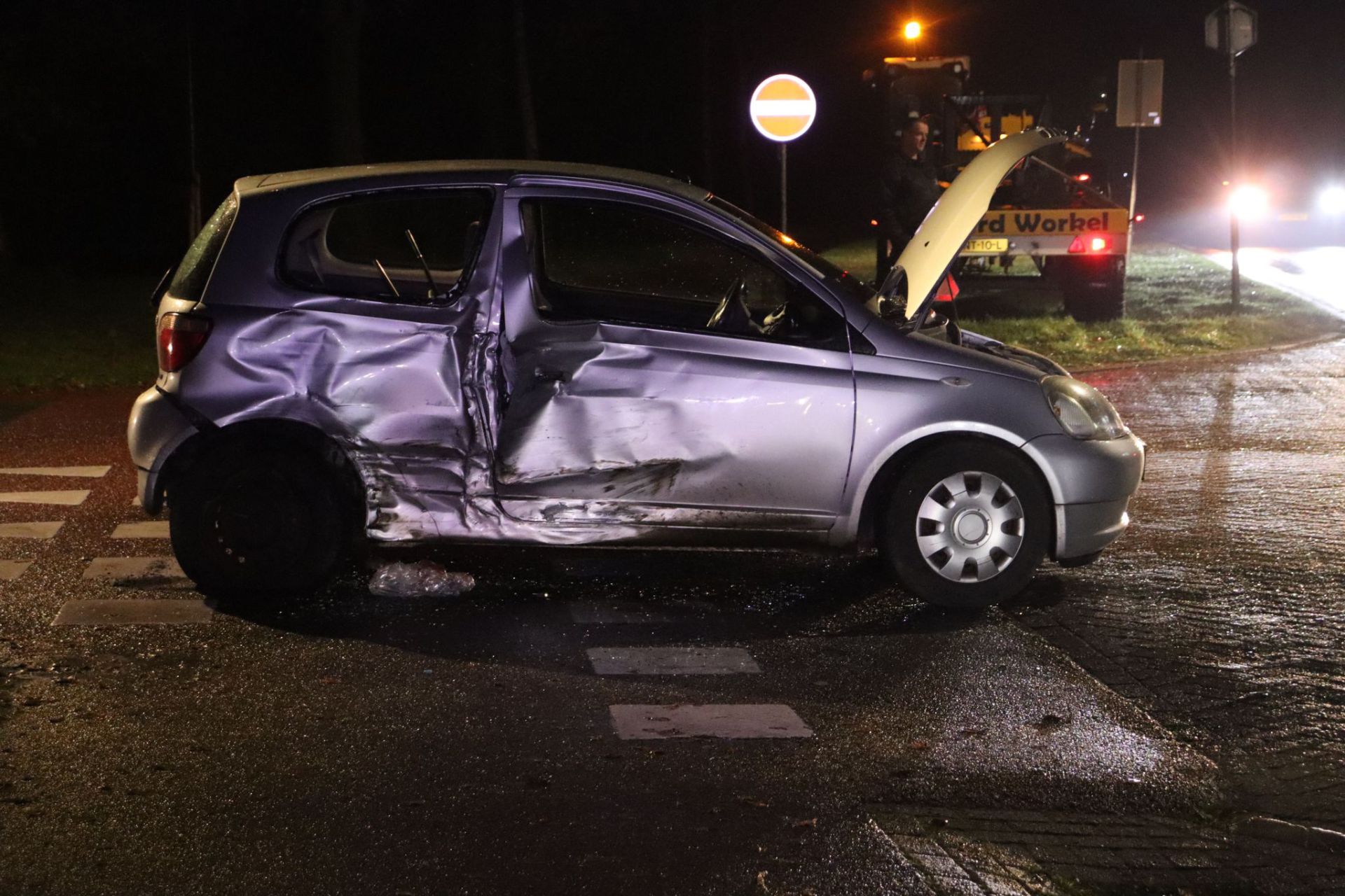Brandweer knipt bestuurder uit auto na ongeval bij 'Witte brug'