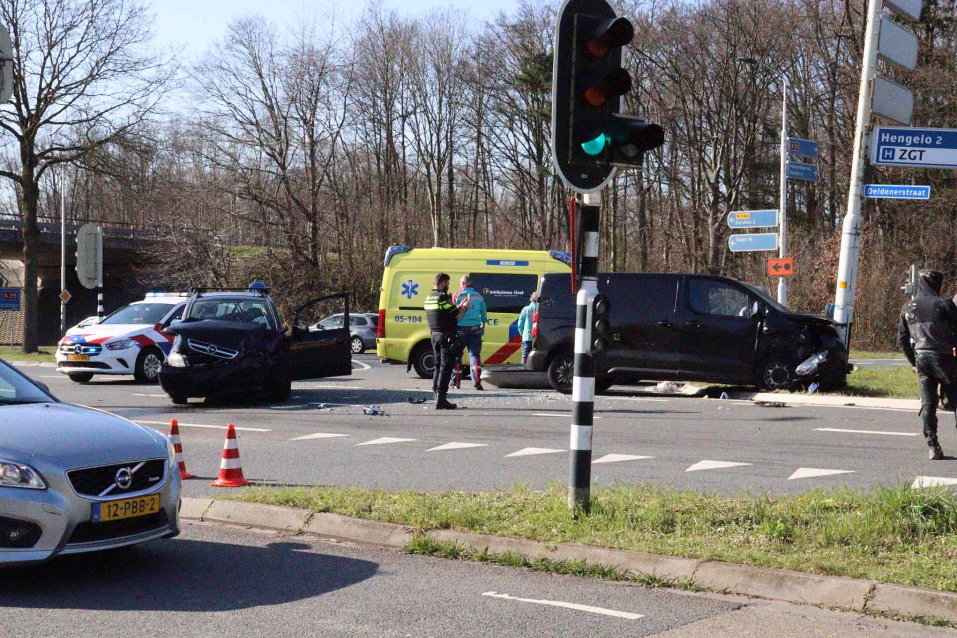 Bestuurder gewond bij aanrijding aan Deldenerstraat tussen Delden en Hengelo