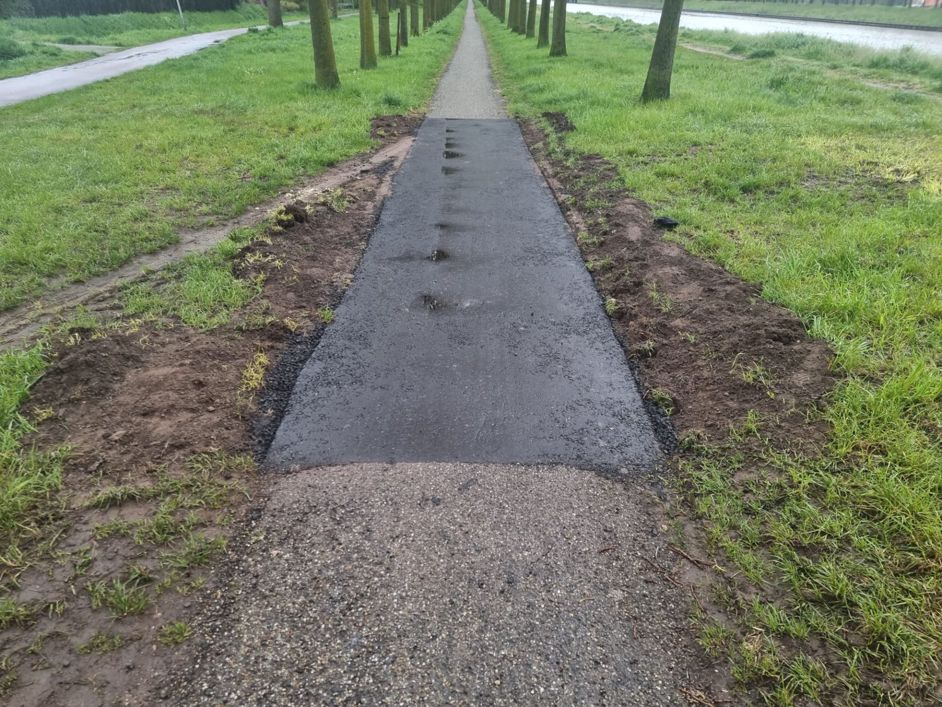 Gehavend fietspad langs Twentekanaal bij Delden gerepareerd: CDA stelt vragen