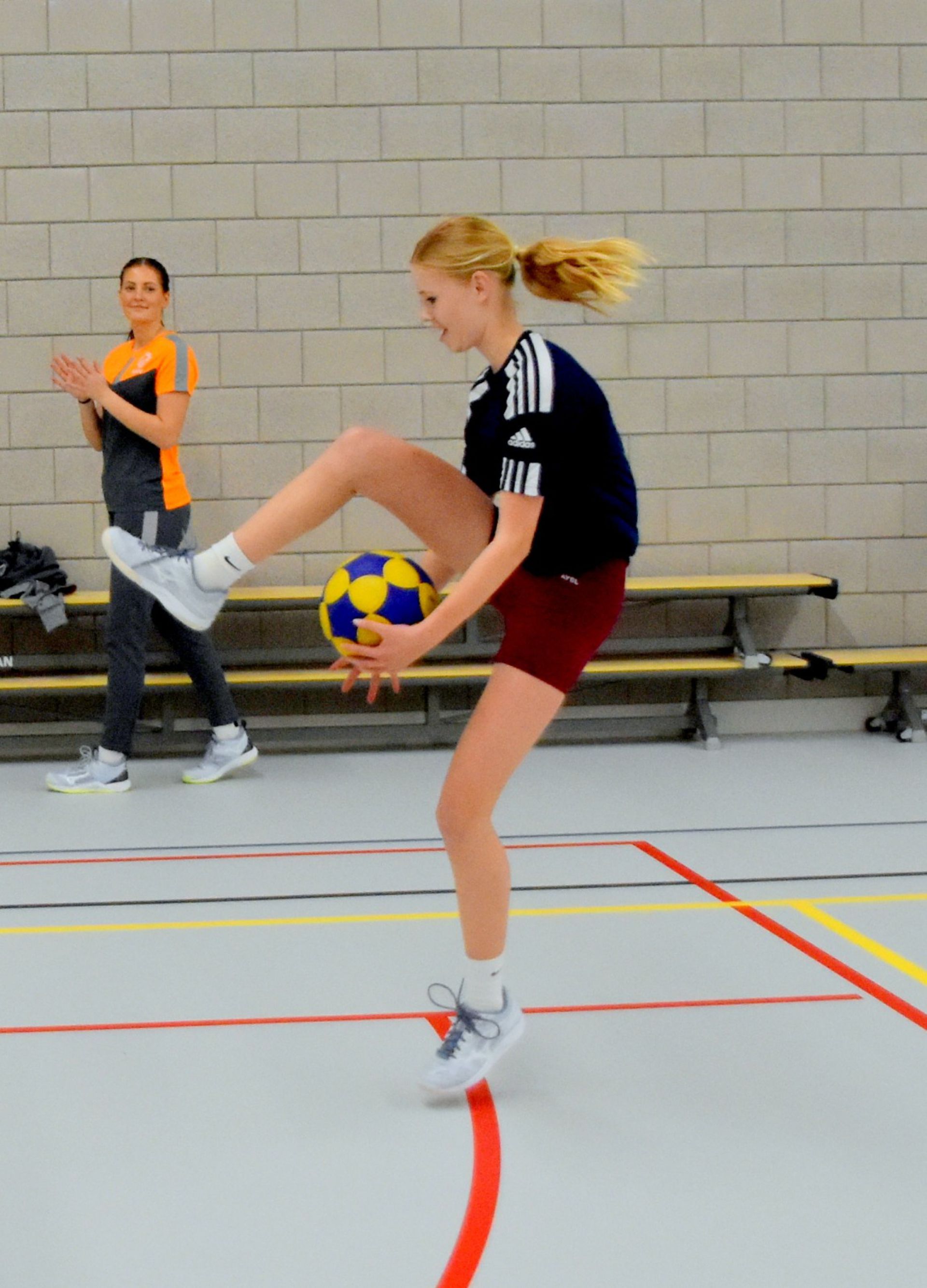 Jonge Deldense korfballers beleven topdag met clinic Jong Oranje