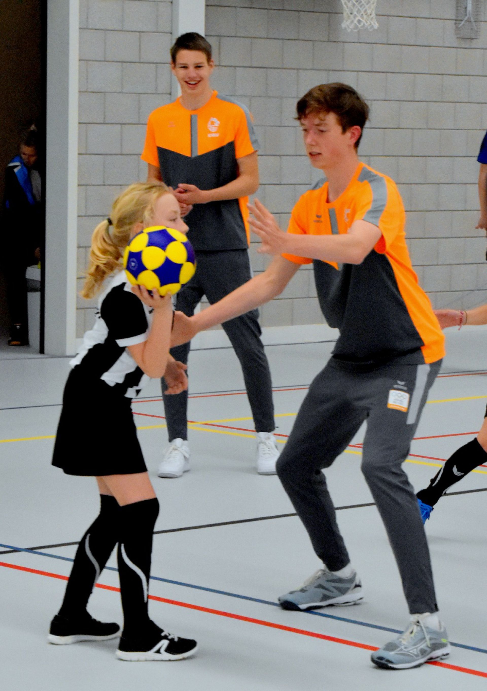 Jonge Deldense korfballers beleven topdag met clinic Jong Oranje