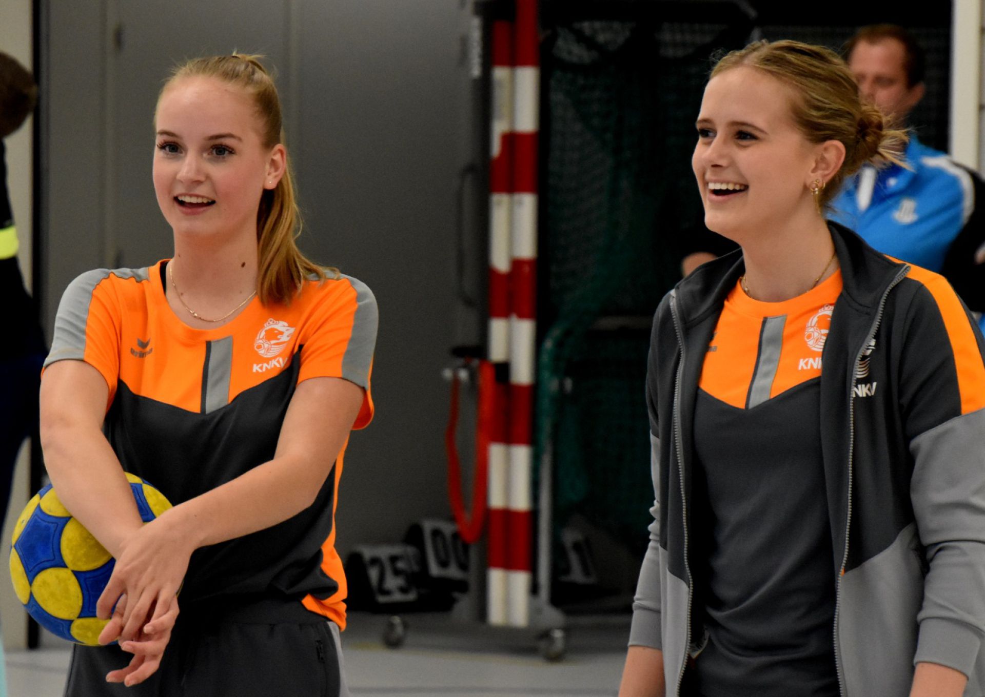 Jonge Deldense korfballers beleven topdag met clinic Jong Oranje