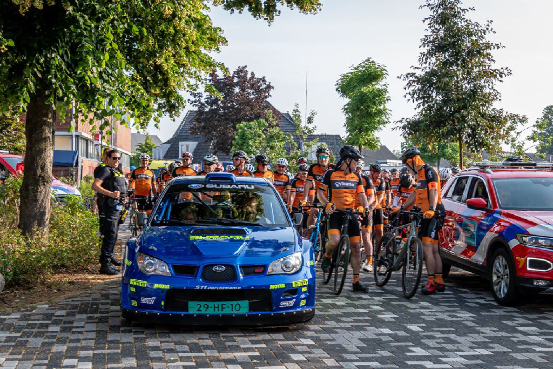 Elastiekenkoers met 200 deelnemers van start - Doorkomst Delden rond 17.00 uur
