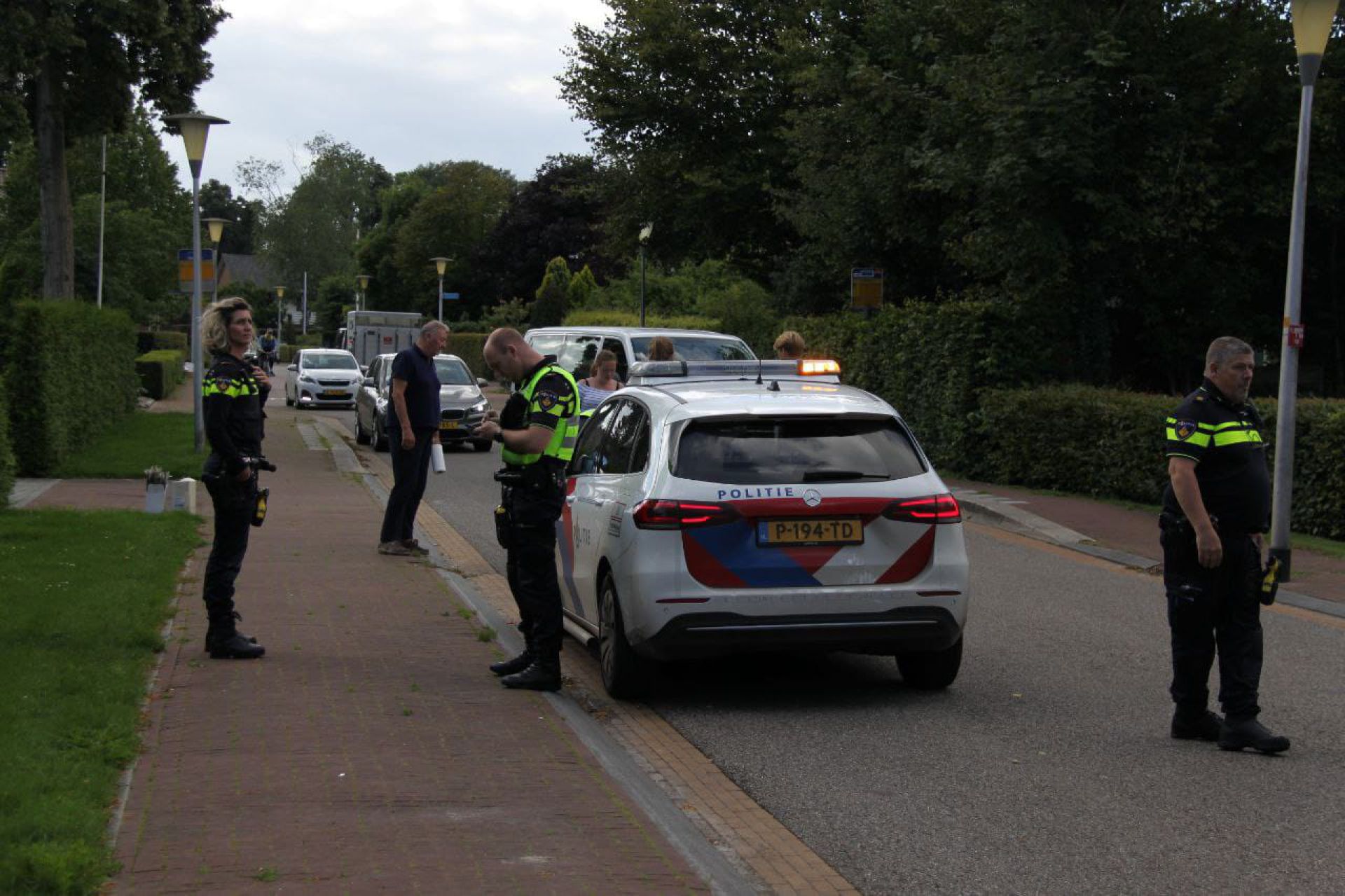 Automobilist rijdt door na aanrijding met fietser in Delden