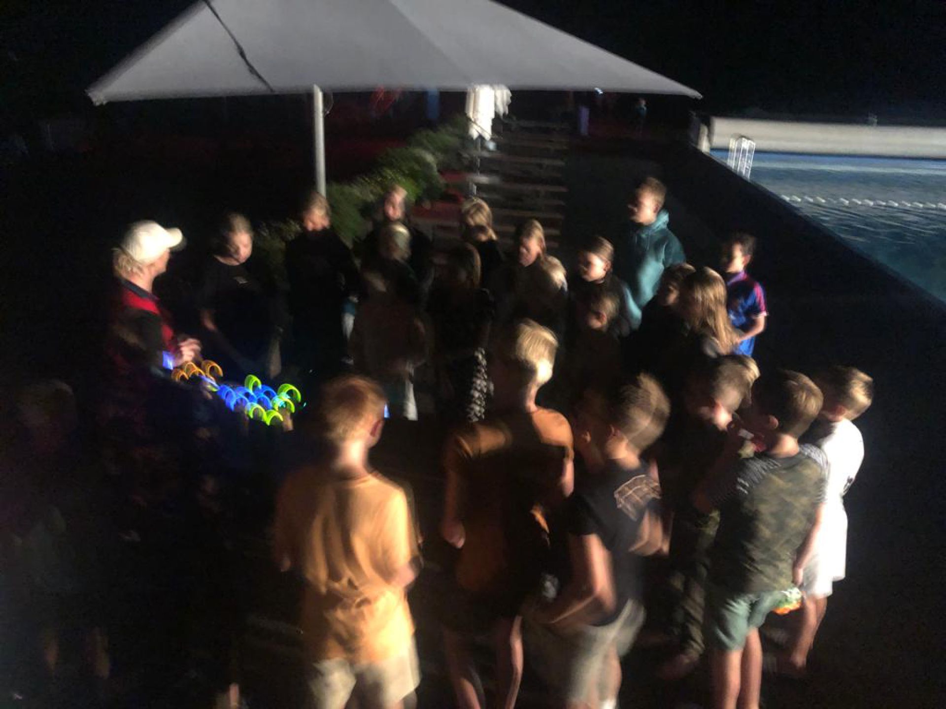 Regen deert 50 jongeren niet tijdens derde editie Badcamping op de Mors
