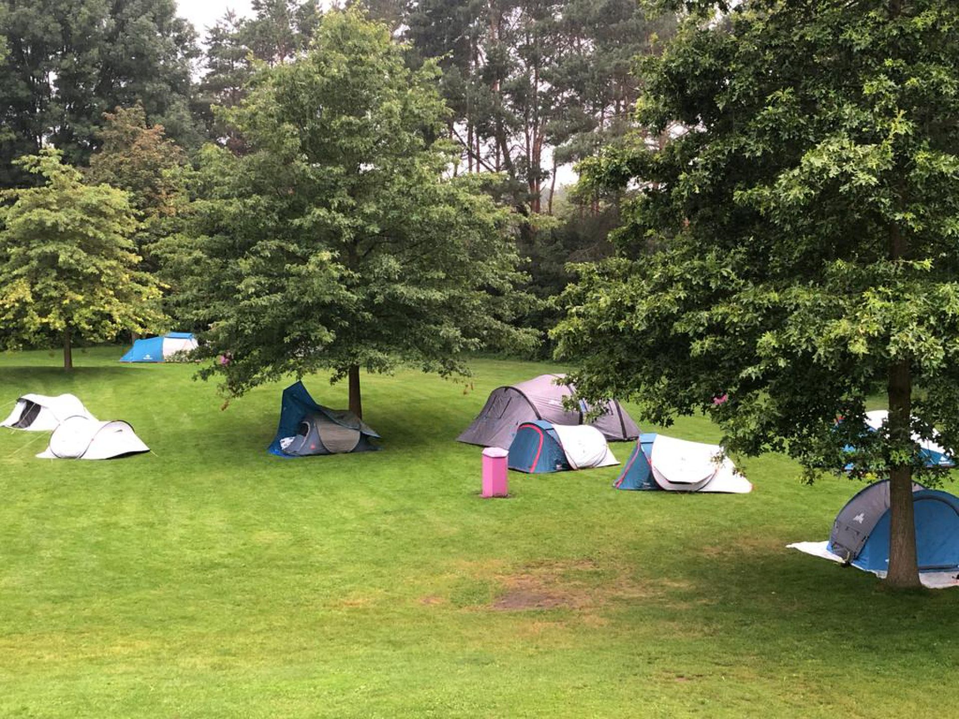 Regen deert 50 jongeren niet tijdens derde editie Badcamping op de Mors