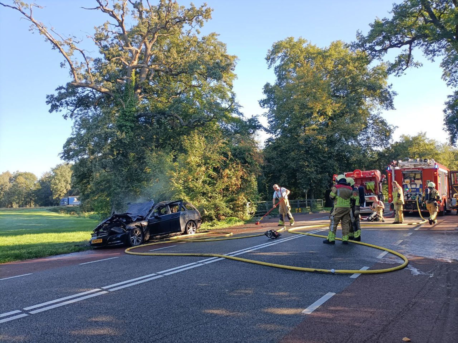 Auto uitgebrand aan Hengelosestraat in Delden