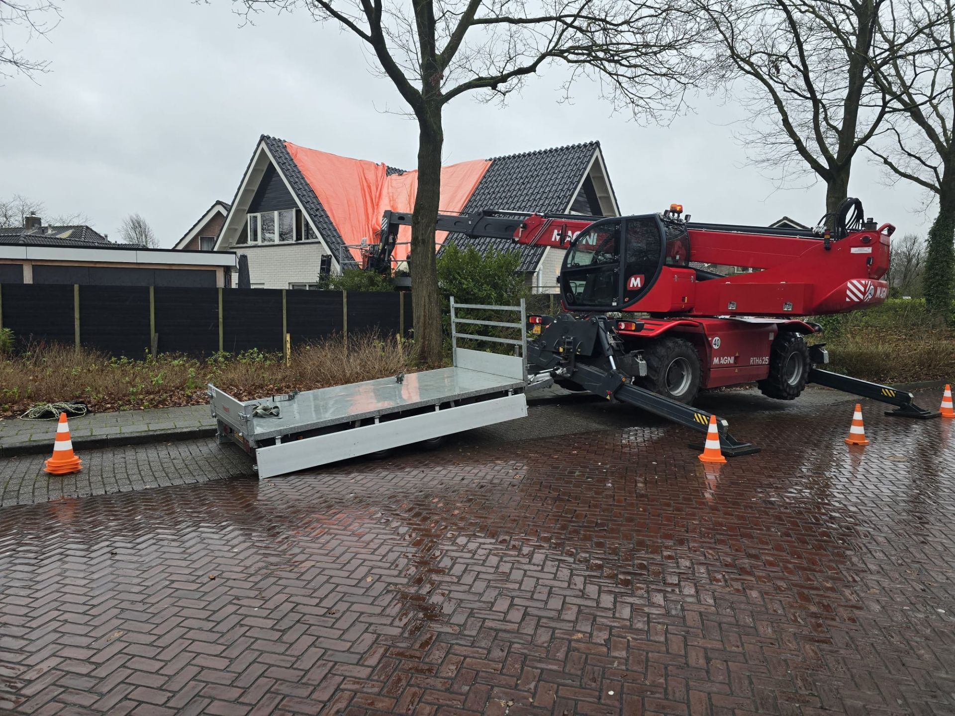 Schade aan woning Voskamp Delden door brand