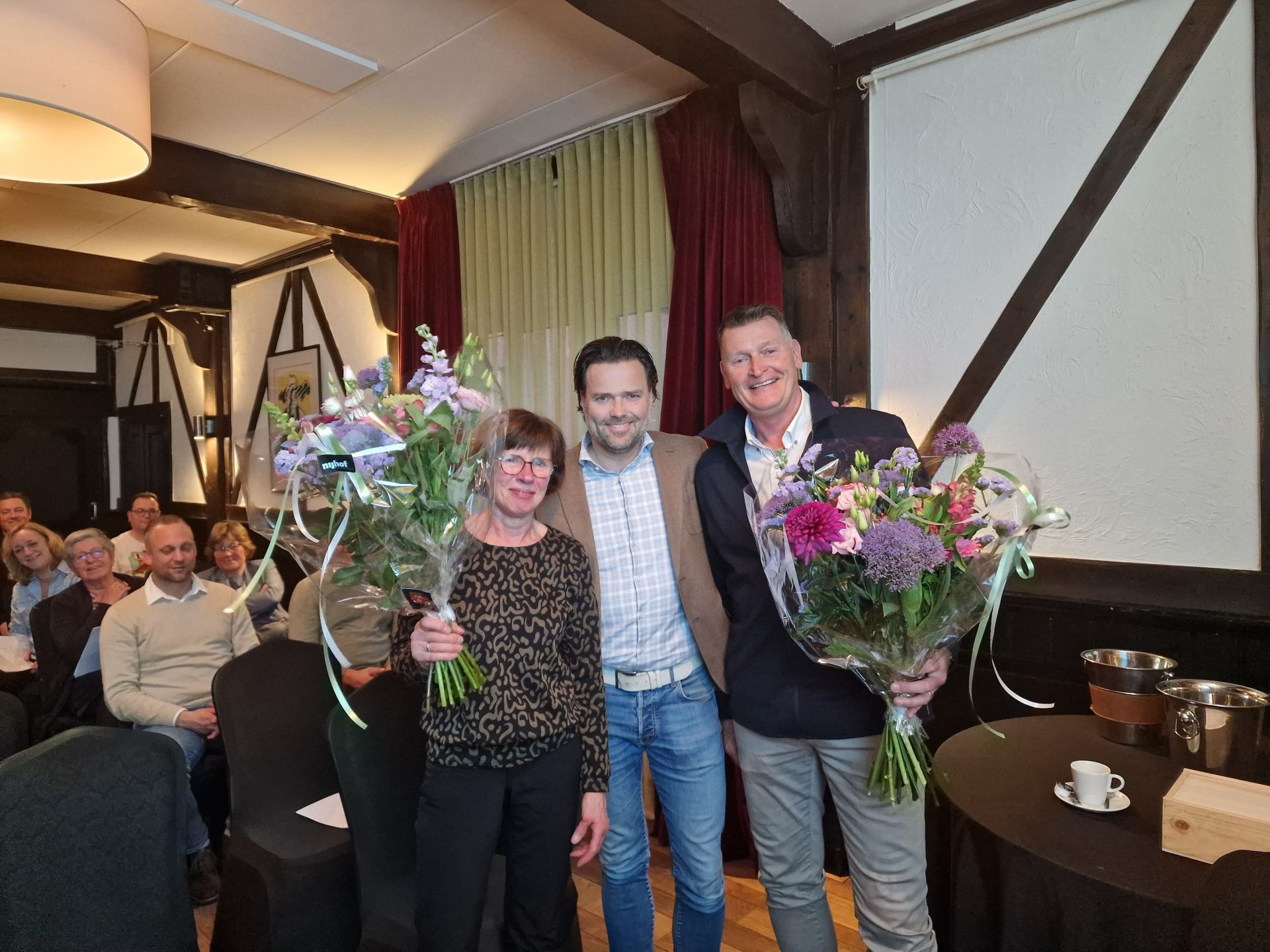 Deldense Ondernemersvereniging neemt afscheid van bestuurslid en winkeliers