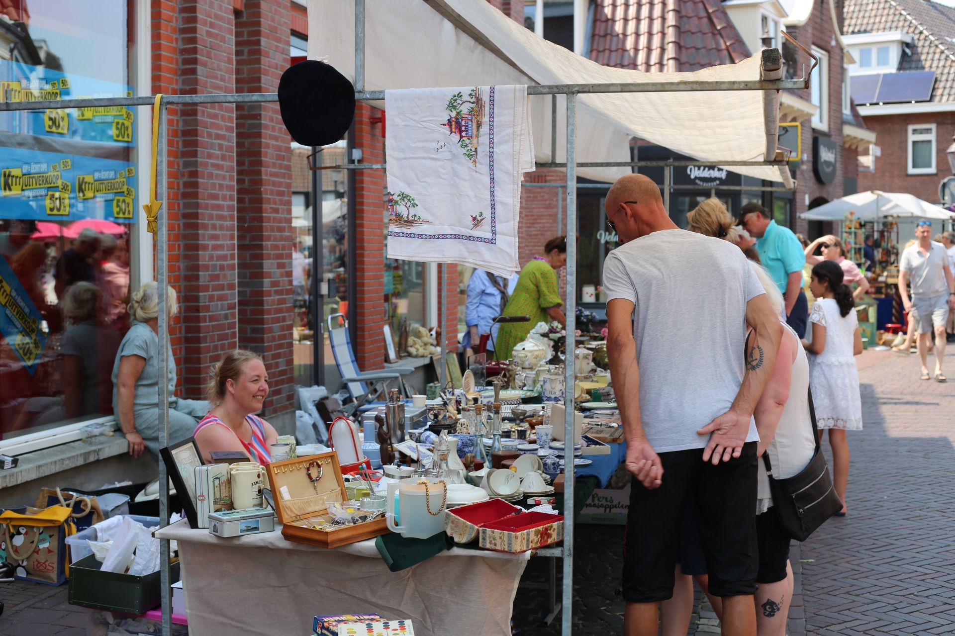 Curiosa, Antiek en Brocante Markt in Delden