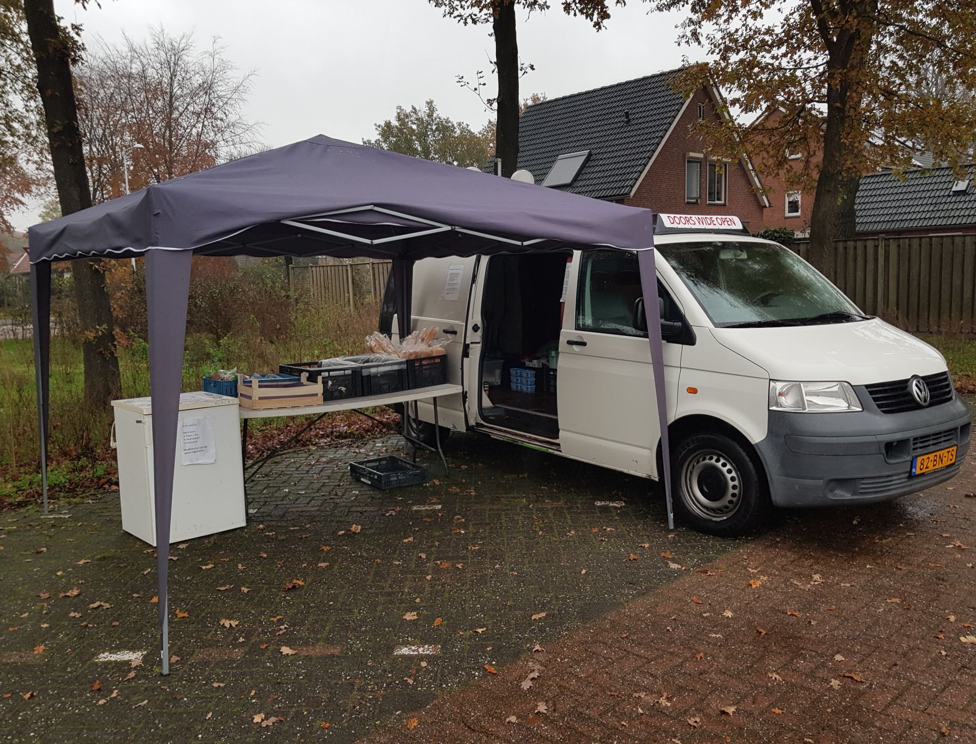 Rijdende supermarkt-voedselbank gaat nog zeker tot eind januari in Delden door