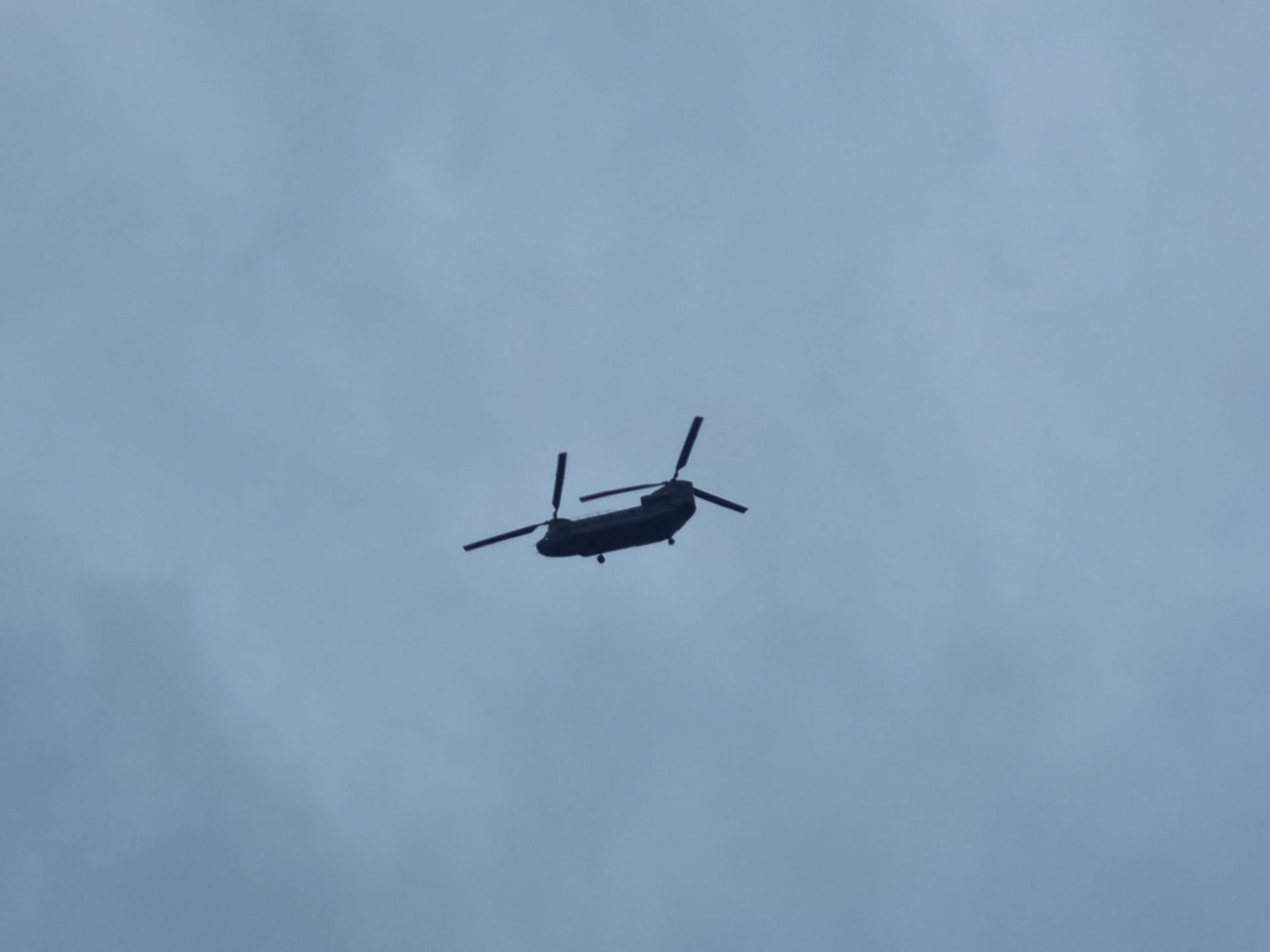 Grote militaire oefeningen op komst - Chinook vliegt servies nu al uit de kast