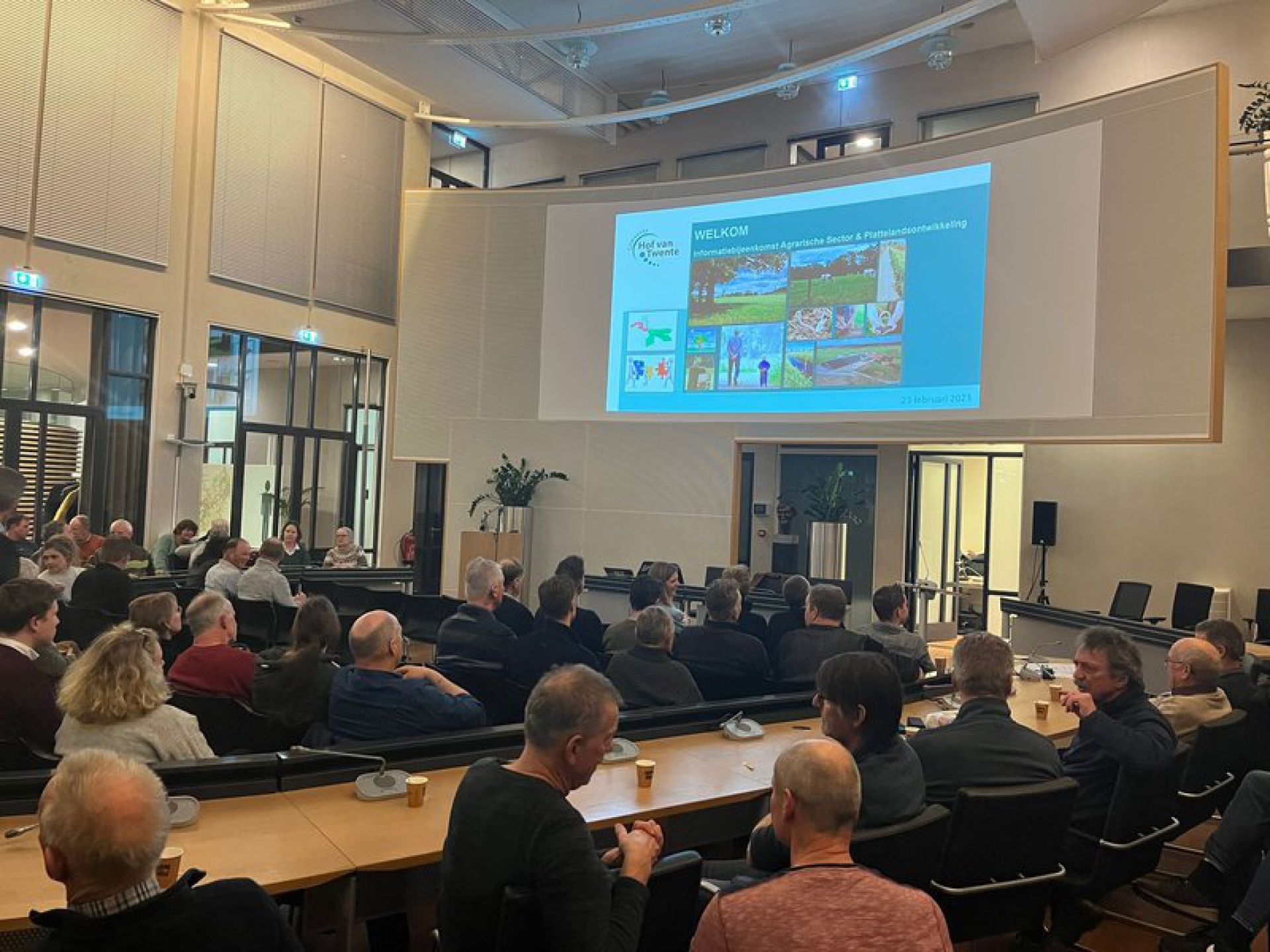 'Positieve informatiebijeenkomst met bijna 200 boeren in gemeentehuis'