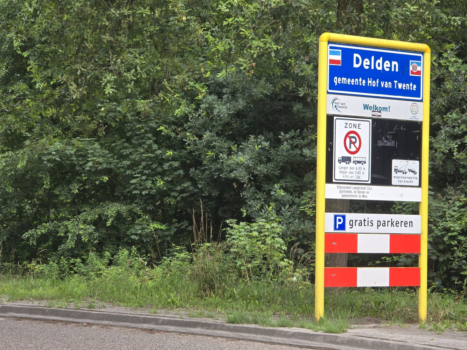 ​Schennispleger gezien aan Hengelosestraat Delden