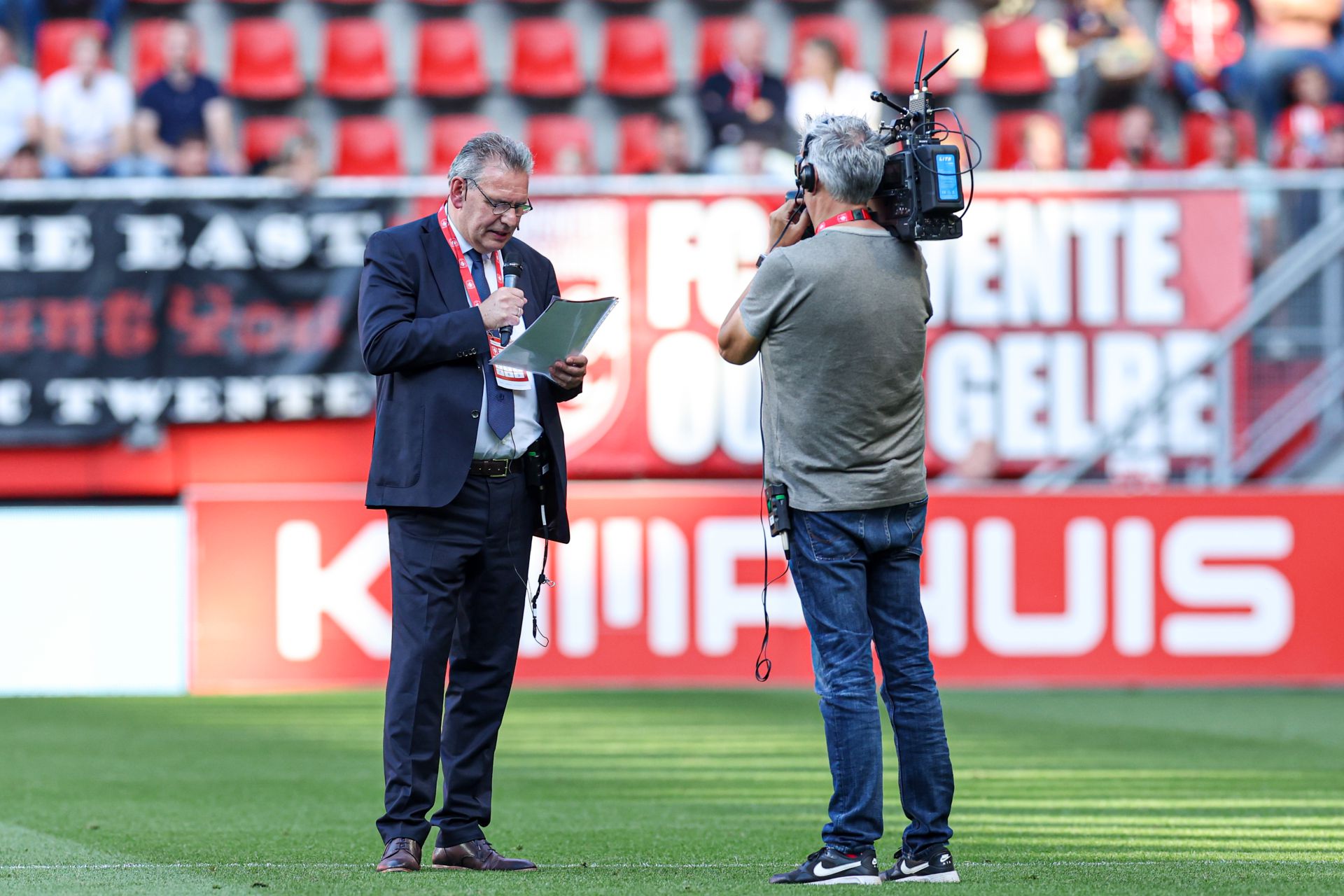 &lsquo;Stem van Grolsch Veste&rsquo; klinkt bij Rood Zwart &ndash; FC Twente