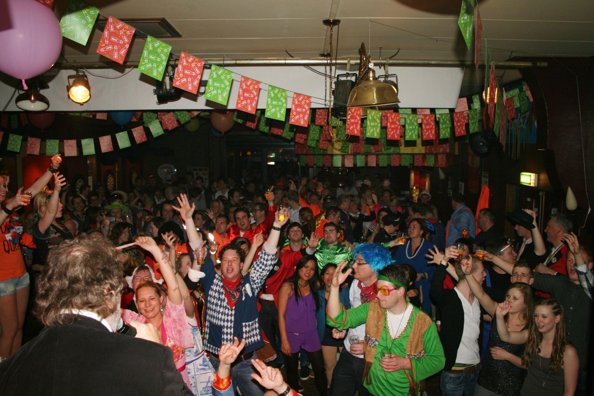 De geschiedenis van Delden in Beeld - Carnaval bij Harlekijn 