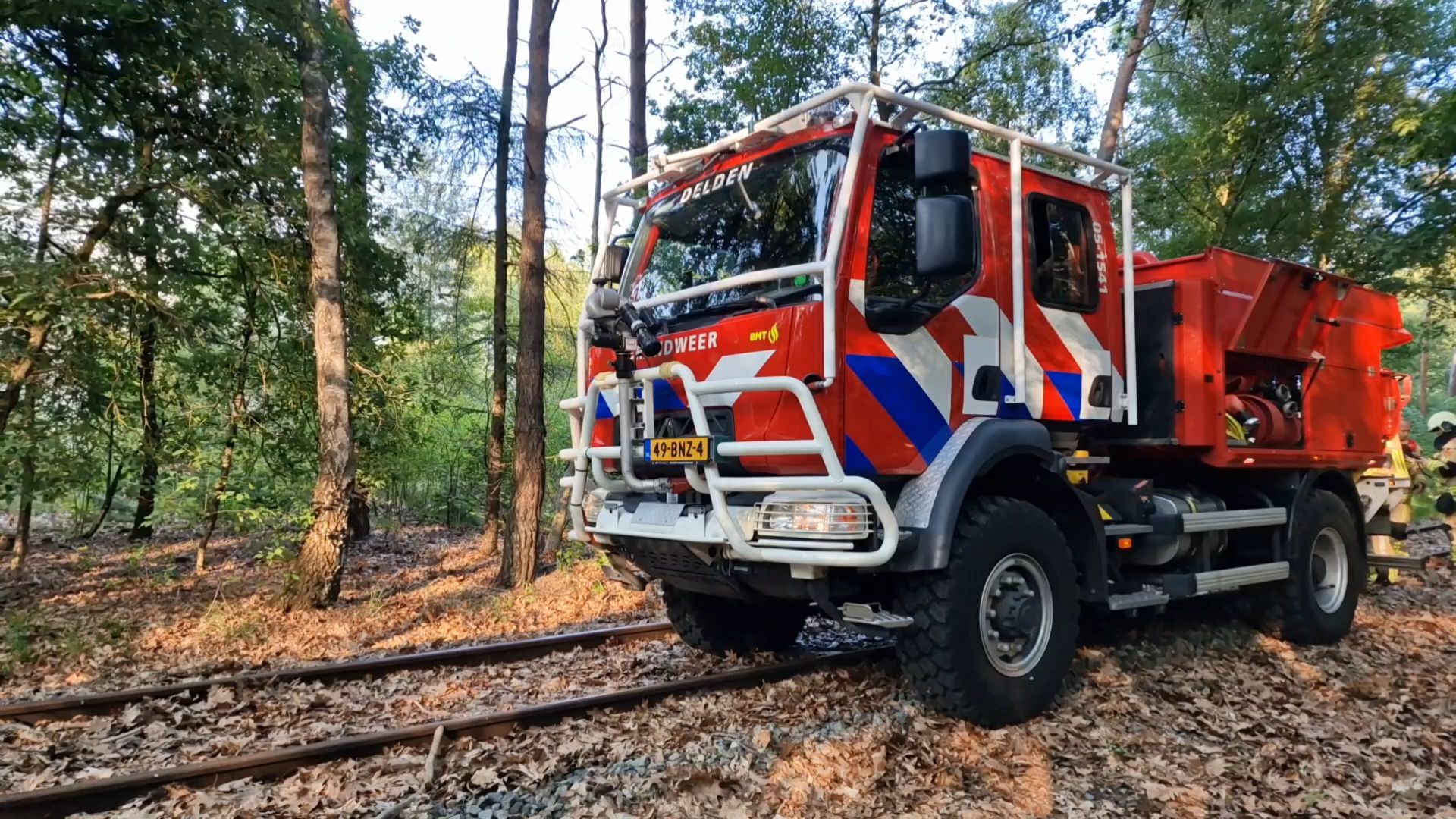 Brand in bos achter Kolb Delden vermoedelijk aangestoken