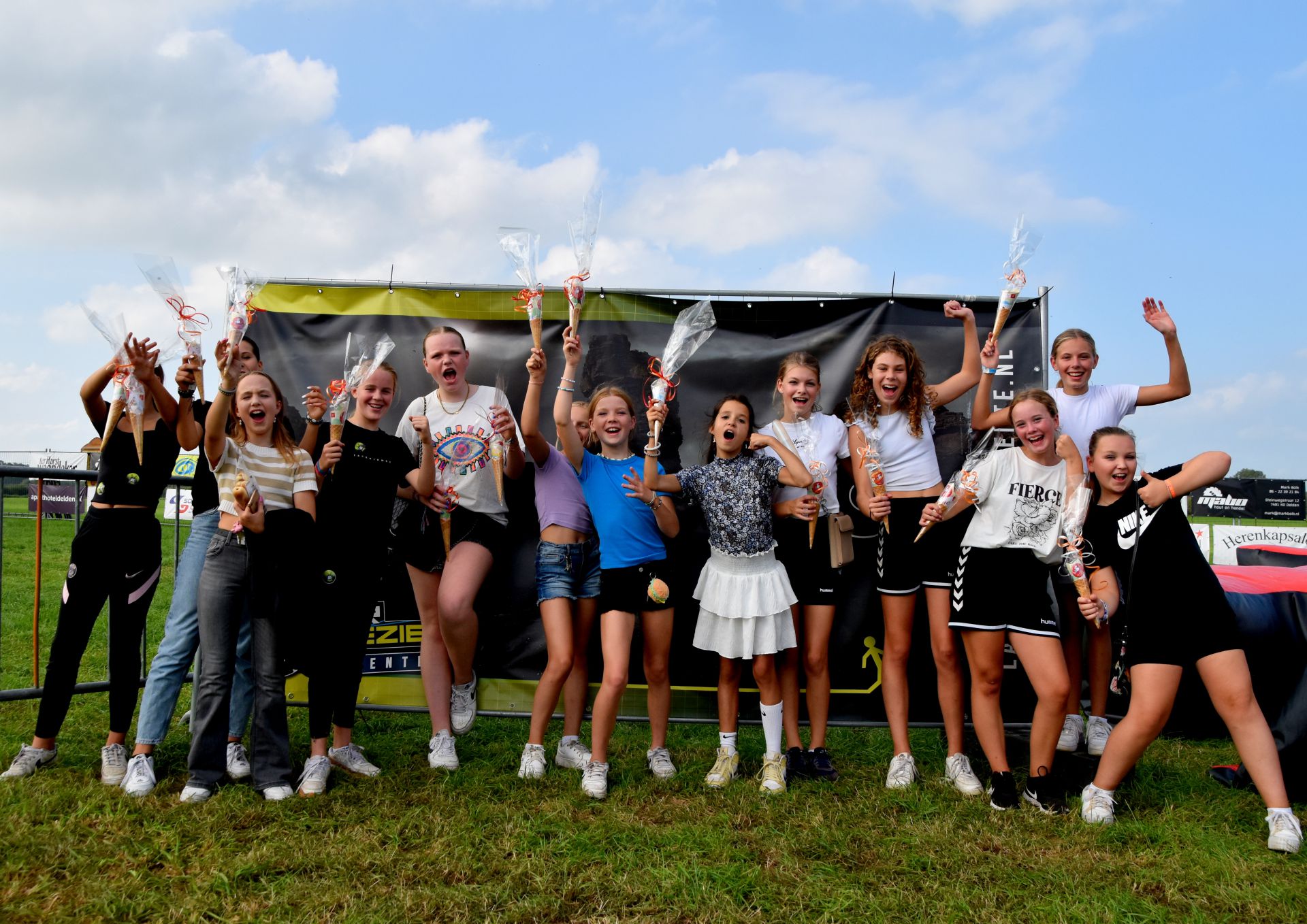 Foto&rsquo;s en video: Stijgende bezoekersaantallen voor zonovergoten Schuttersfeesten 