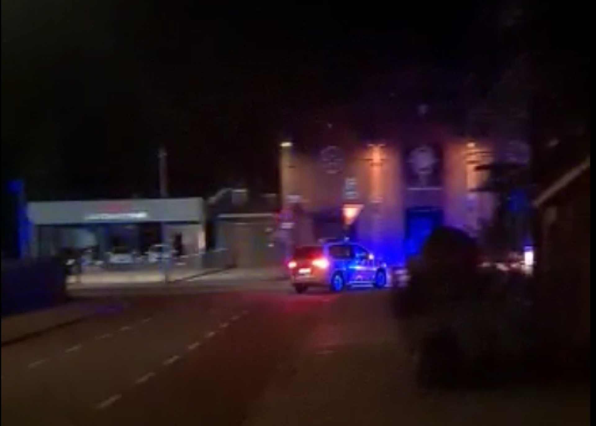 Video: Luidruchtige politieachtervolging door slapend Delden