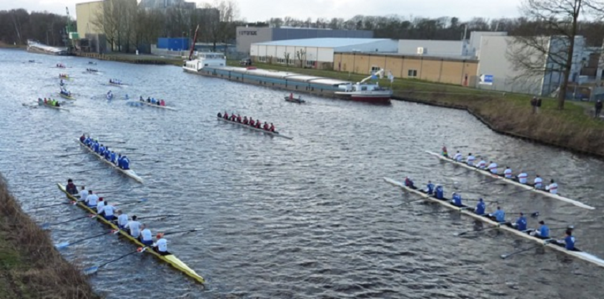 Internationale roeiwedstrijden op Twentekanaal bij Delden