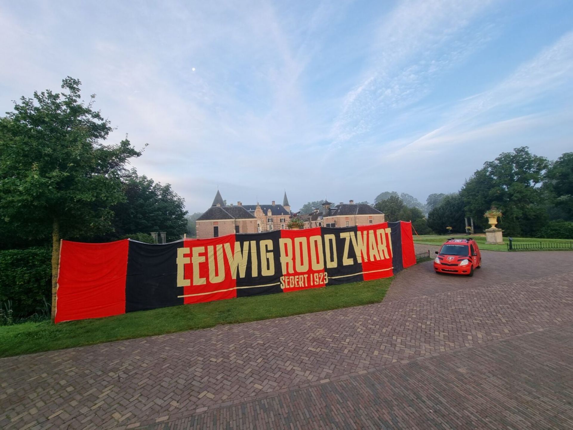 Eindelijk nieuw erfpachtcontract voetbalterrein Rood Zwart?