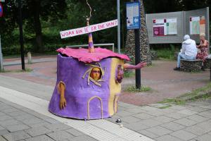 Opening van de beeldenexpositie Kunststation Delden