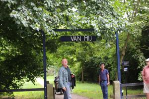 Opening van de beeldenexpositie Kunststation Delden