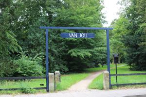 Opening van de beeldenexpositie Kunststation Delden
