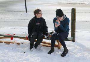 Schaatspret op natuurijsbaan Twickel bij Delden