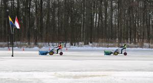 Schaatspret op natuurijsbaan Twickel bij Delden