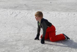 Schaatspret op natuurijsbaan Twickel bij Delden