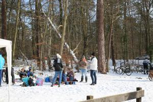 Schaatspret op natuurijsbaan Twickel bij Delden