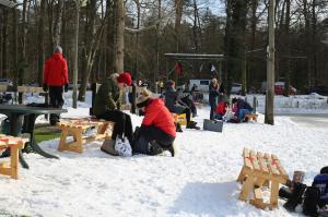 Schaatspret op natuurijsbaan Twickel bij Delden
