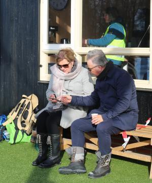 Schaatspret op natuurijsbaan Twickel bij Delden