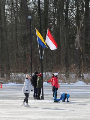 Schaatspret op natuurijsbaan Twickel bij Delden
