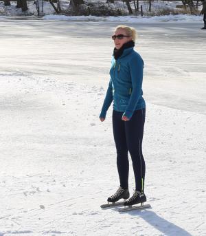 Schaatspret op natuurijsbaan Twickel bij Delden
