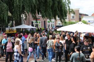 Jubilerende Weijenborg presenteert 'Hemels Hollands' met bekende live artiesten