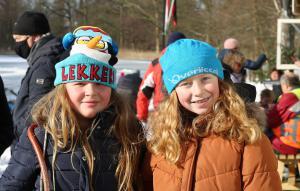 Schaatspret op natuurijsbaan Twickel bij Delden