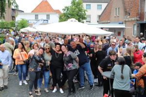Jubilerende Weijenborg presenteert 'Hemels Hollands' met bekende live artiesten
