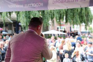Jubilerende Weijenborg presenteert 'Hemels Hollands' met bekende live artiesten