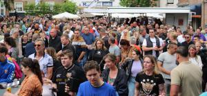 Jubilerende Weijenborg presenteert 'Hemels Hollands' met bekende live artiesten