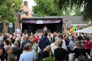 Jubilerende Weijenborg presenteert 'Hemels Hollands' met bekende live artiesten