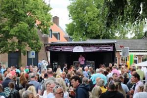 Jubilerende Weijenborg presenteert 'Hemels Hollands' met bekende live artiesten