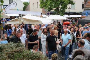 Jubilerende Weijenborg presenteert 'Hemels Hollands' met bekende live artiesten