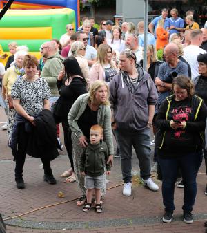 Jubilerende Weijenborg presenteert 'Hemels Hollands' met bekende live artiesten