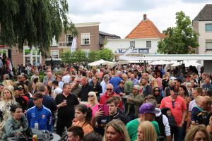 Jubilerende Weijenborg presenteert 'Hemels Hollands' met bekende live artiesten