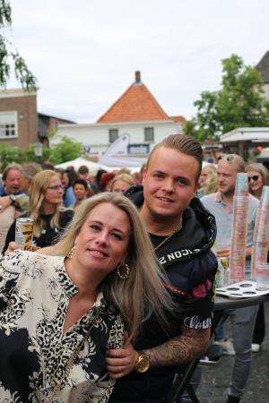 Jubilerende Weijenborg presenteert 'Hemels Hollands' met bekende live artiesten